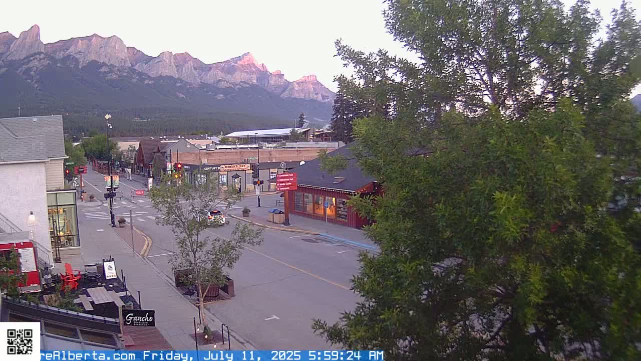 Canmore 6 th Avenue Intersection City Main St. Live Cam - Canmore, Alberta's Rockies, Alberta, Canada