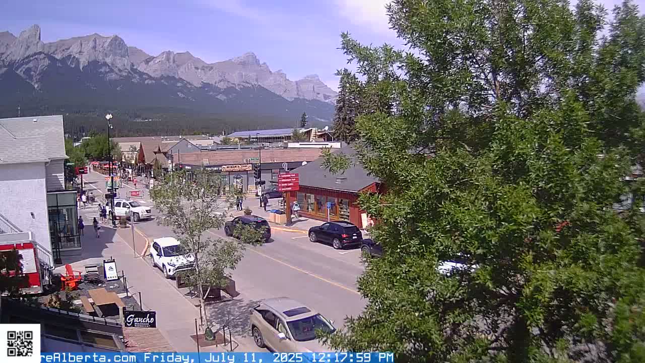 Canmore 6 th Avenue Intersection City Main St. Live Cam - Canmore, Alberta's Rockies, Alberta, Canada