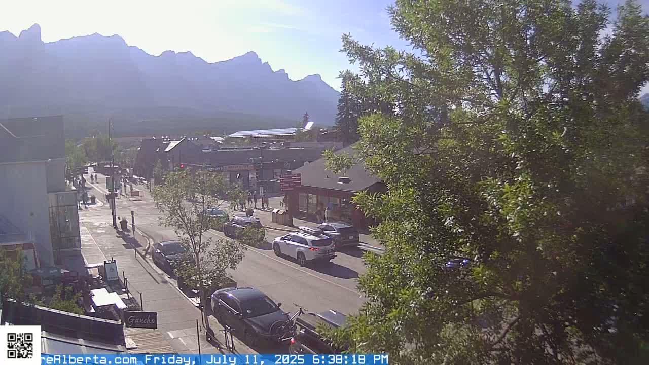 Canmore 6 th Avenue Intersection City Main St. Live Cam - Canmore, Alberta's Rockies, Alberta, Canada