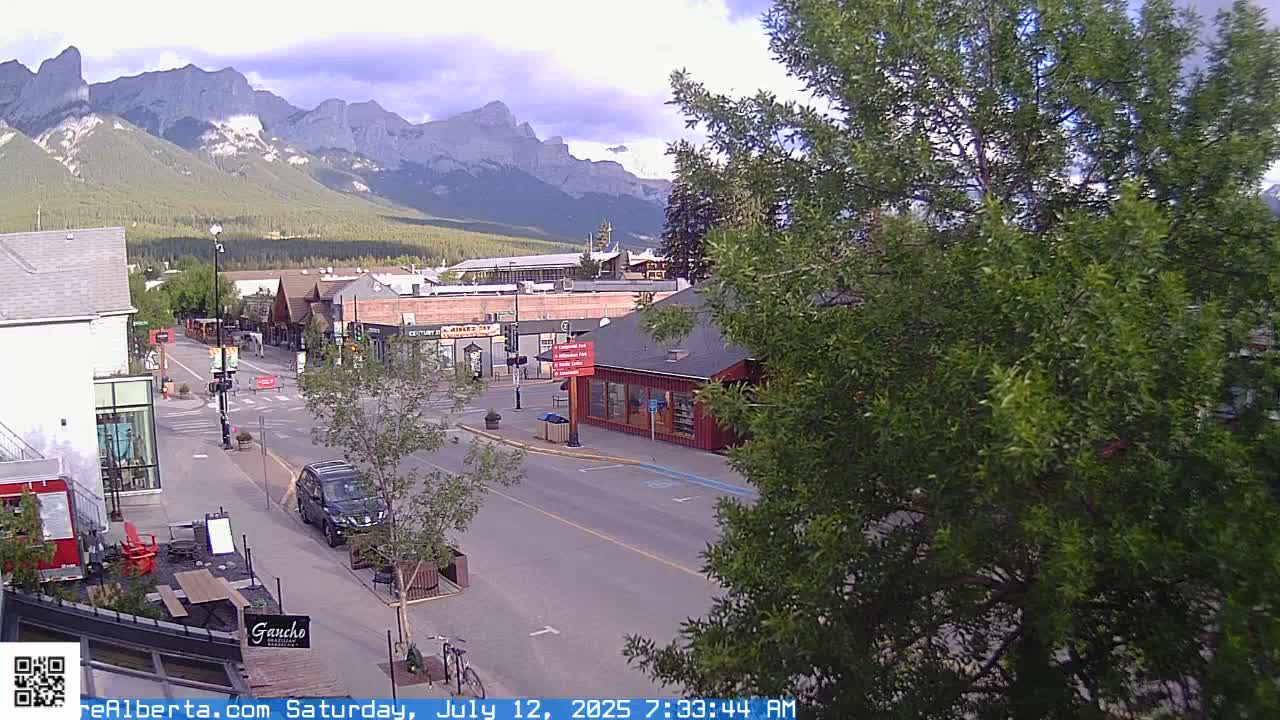 Canmore 6 th Avenue Intersection City Main St. Live Cam - Canmore, Alberta's Rockies, Alberta, Canada