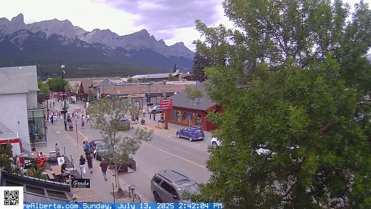 Canmore 6 th Avenue Intersection City Main St. Live Cam - Canmore, Alberta's Rockies, Alberta, Canada