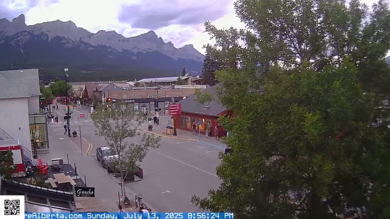 Canmore 6 th Avenue Intersection City Main St. Live Cam - Canmore, Alberta's Rockies, Alberta, Canada