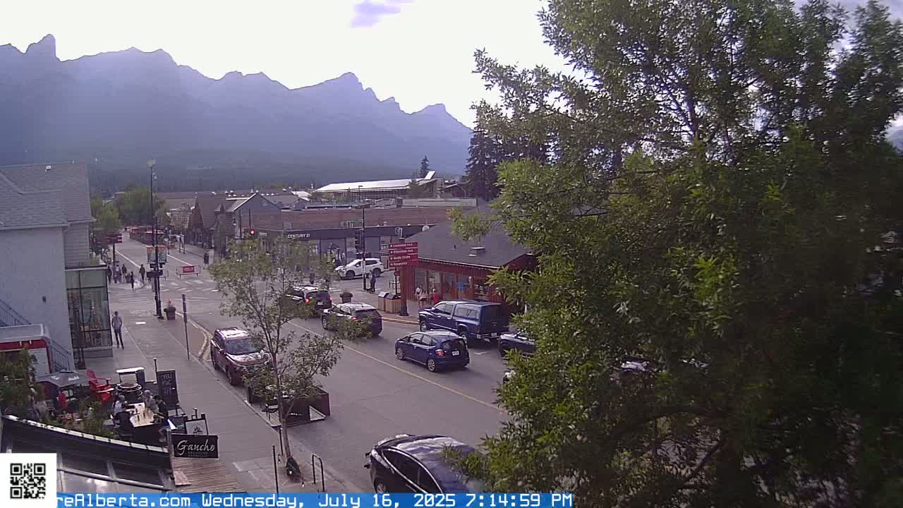 Canmore 6 th Avenue Intersection City Main St. Live Cam - Canmore, Alberta's Rockies, Alberta, Canada