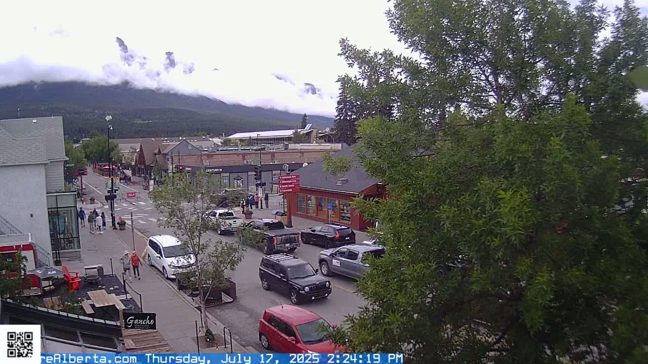 Canmore 6 th Avenue Intersection City Main St. Live Cam - Canmore, Alberta's Rockies, Alberta, Canada