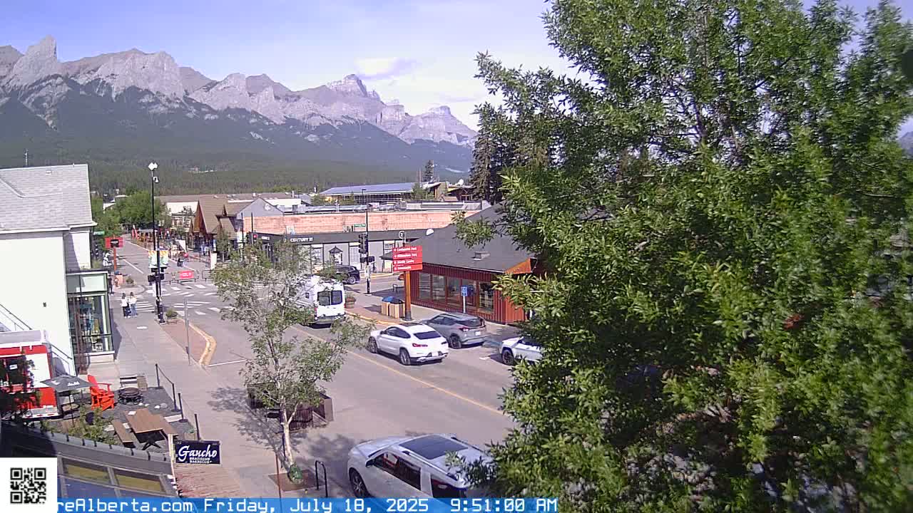 Canmore 6 th Avenue Intersection City Main St. Live Cam - Canmore, Alberta's Rockies, Alberta, Canada
