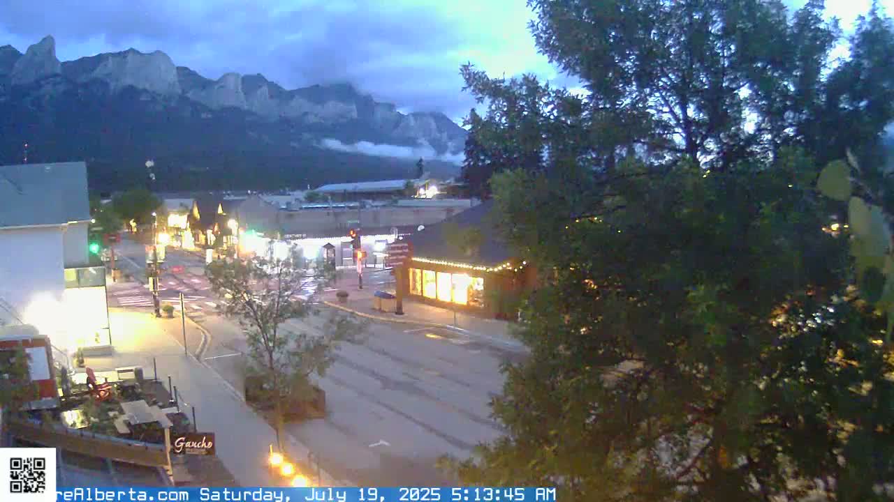Canmore 6 th Avenue Intersection City Main St. Live Cam - Canmore, Alberta's Rockies, Alberta, Canada
