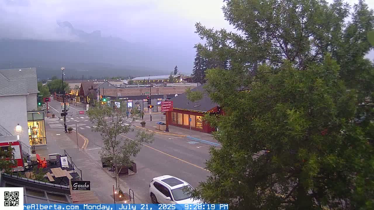 Canmore 6 th Avenue Intersection City Main St. Live Cam - Canmore, Alberta's Rockies, Alberta, Canada