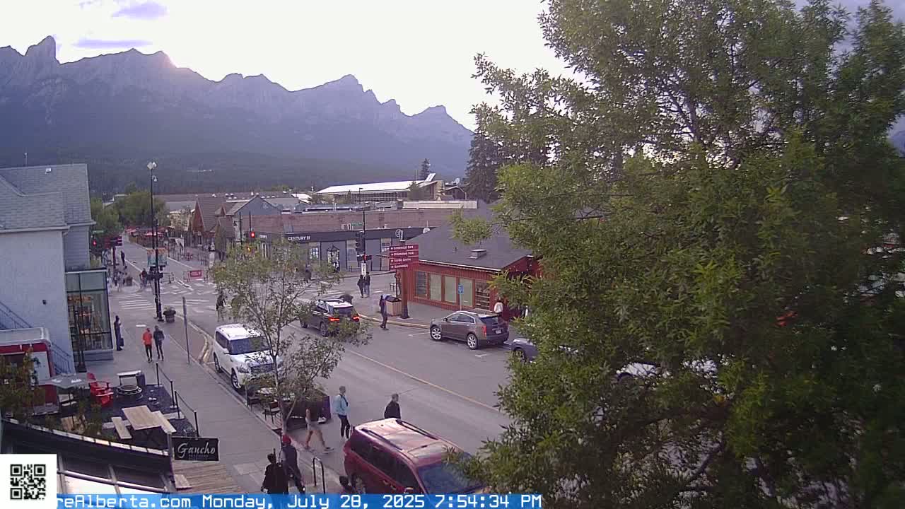 Canmore 6 th Avenue Intersection City Main St. Live Cam - Canmore, Alberta's Rockies, Alberta, Canada