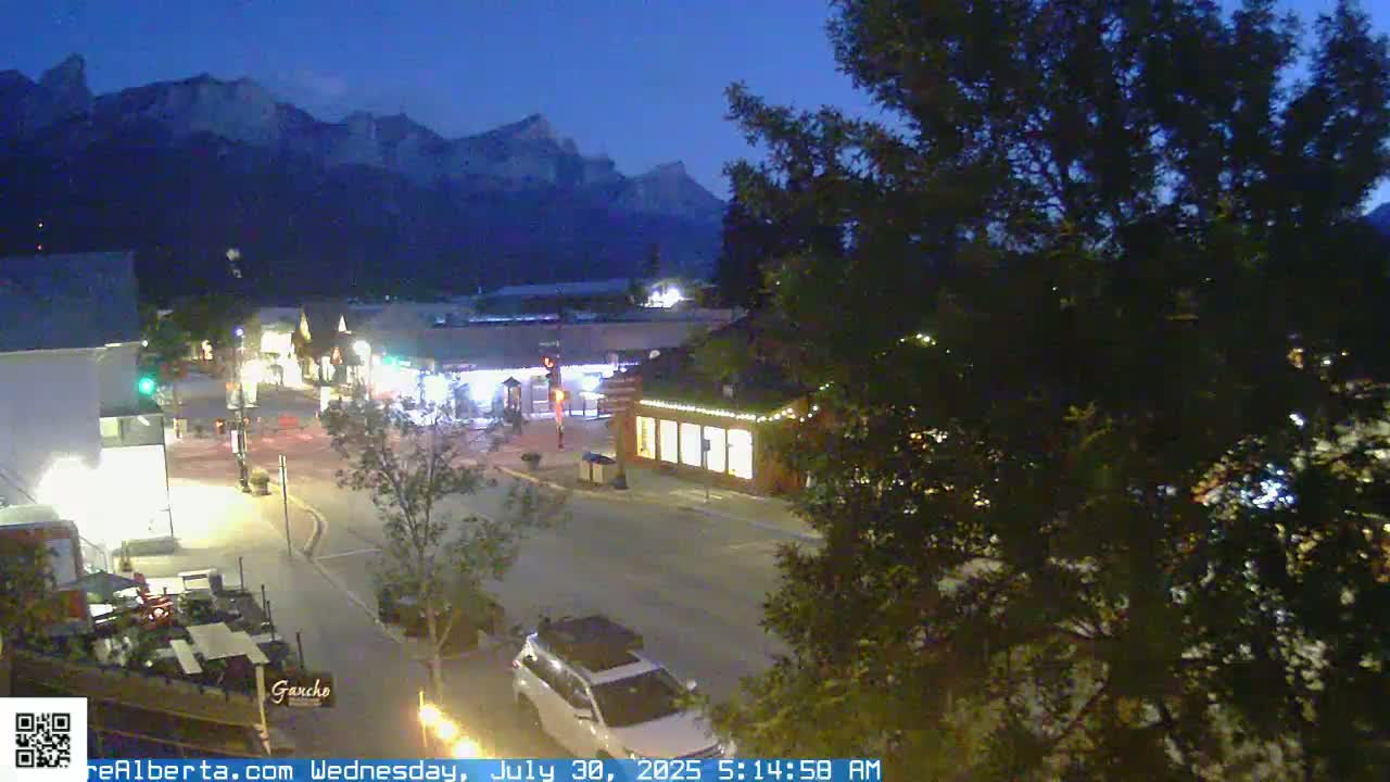 Canmore 6 th Avenue Intersection City Main St. Live Cam - Canmore, Alberta's Rockies, Alberta, Canada