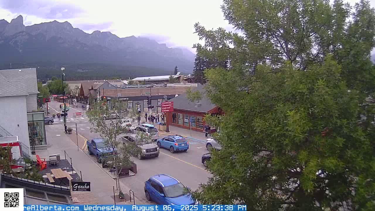 Canmore 6 th Avenue Intersection City Main St. Live Cam - Canmore, Alberta's Rockies, Alberta, Canada