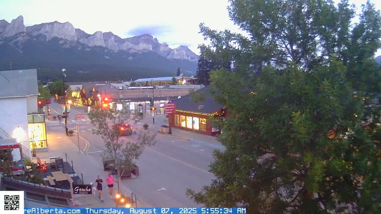 Canmore 6 th Avenue Intersection City Main St. Live Cam - Canmore, Alberta's Rockies, Alberta, Canada