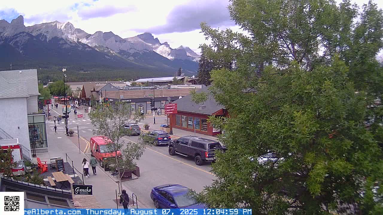 Canmore 6 th Avenue Intersection City Main St. Live Cam - Canmore, Alberta's Rockies, Alberta, Canada