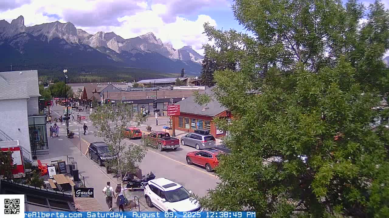 Canmore 6 th Avenue Intersection City Main St. Live Cam - Canmore, Alberta's Rockies, Alberta, Canada