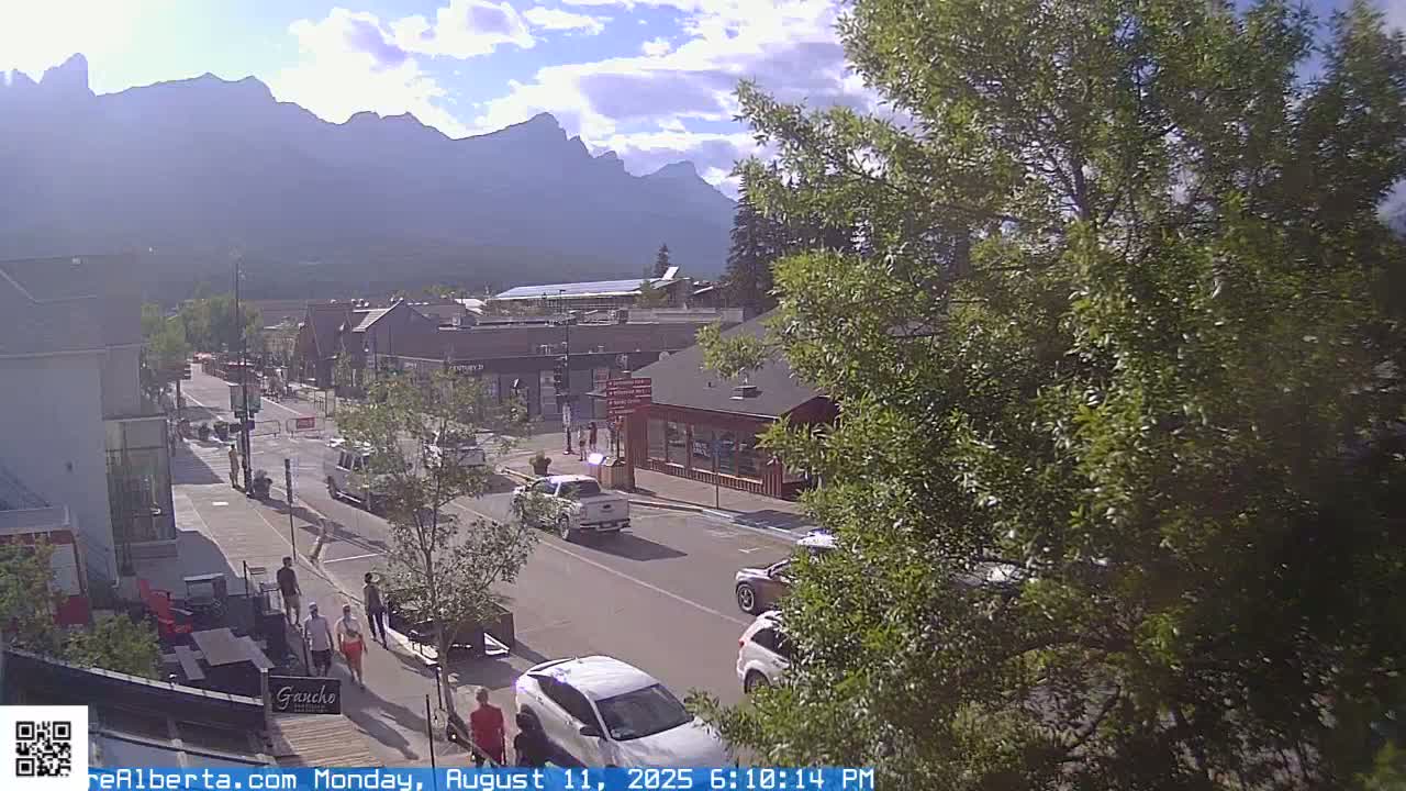 Canmore 6 th Avenue Intersection City Main St. Live Cam - Canmore, Alberta's Rockies, Alberta, Canada