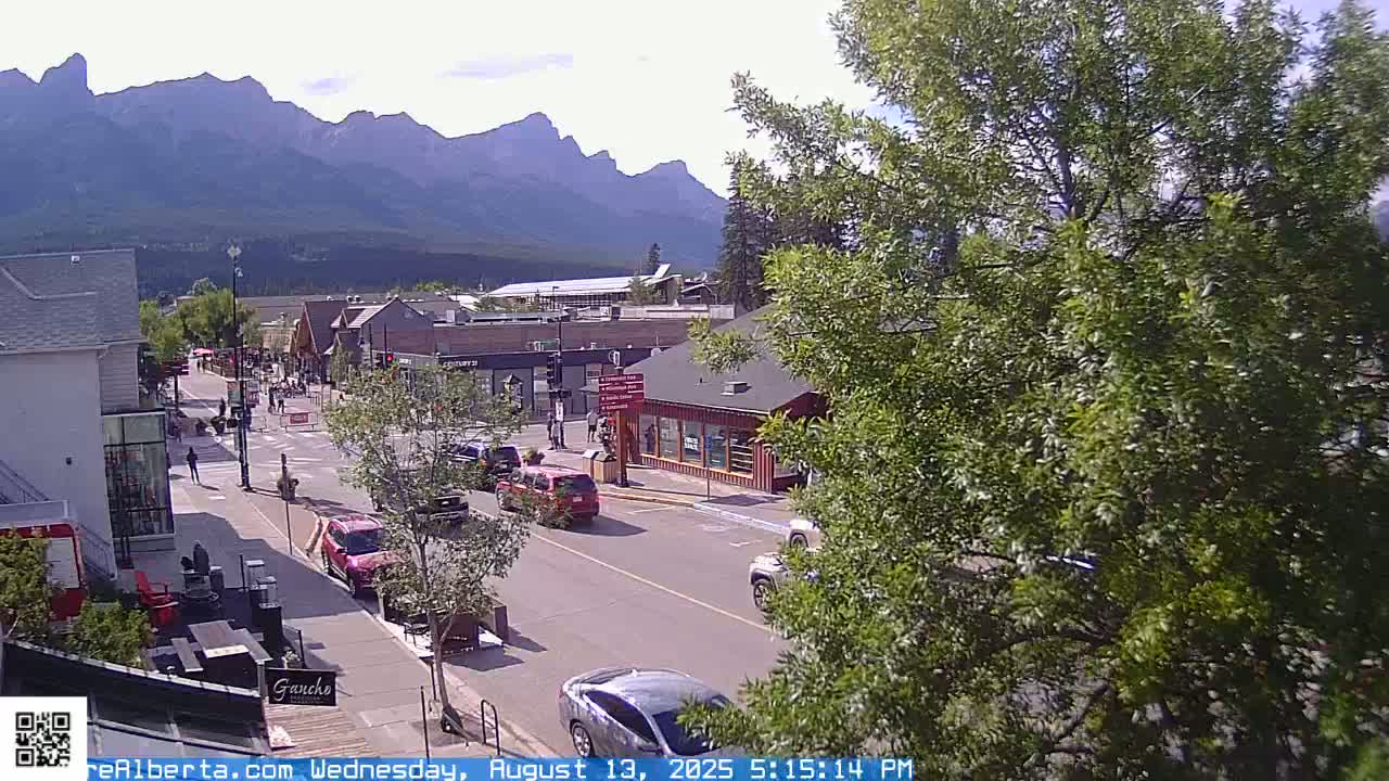 Canmore 6 th Avenue Intersection City Main St. Live Cam - Canmore, Alberta's Rockies, Alberta, Canada
