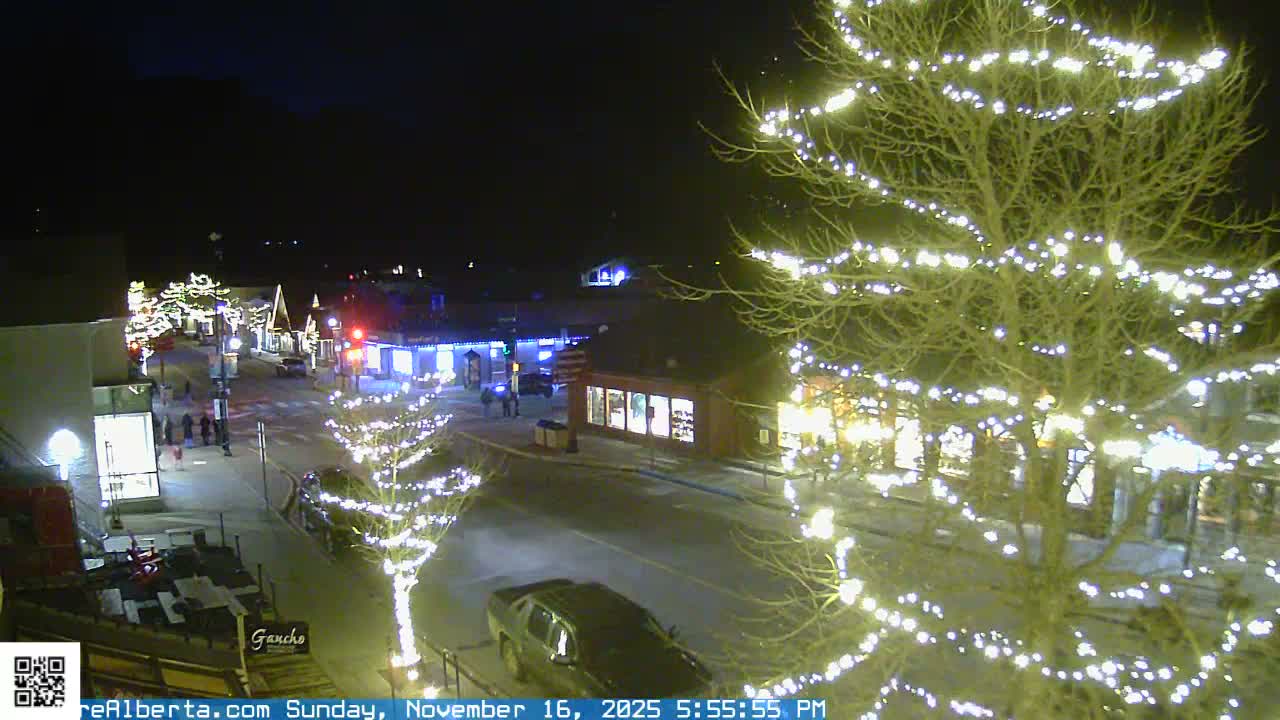 Canmore 6 th Avenue Intersection City Main St. Live Cam - Canmore, Alberta's Rockies, Alberta, Canada