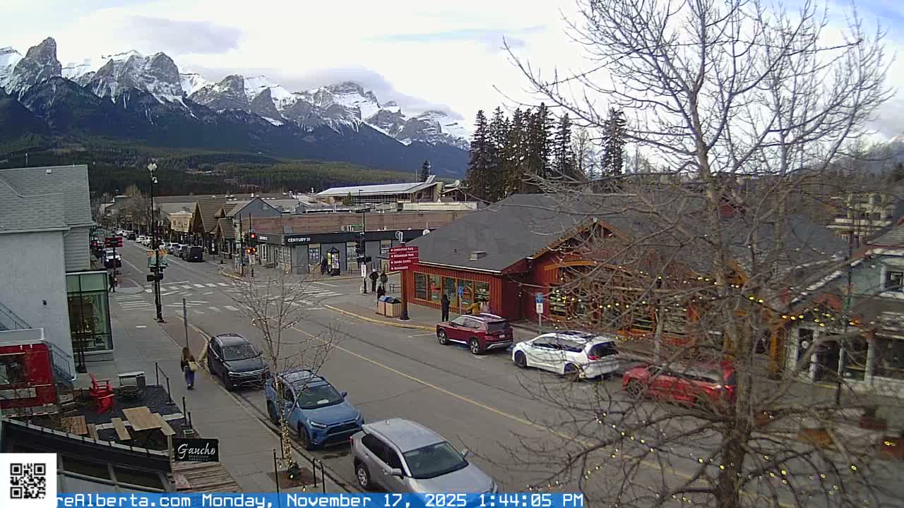Canmore 6 th Avenue Intersection City Main St. Live Cam - Canmore, Alberta's Rockies, Alberta, Canada