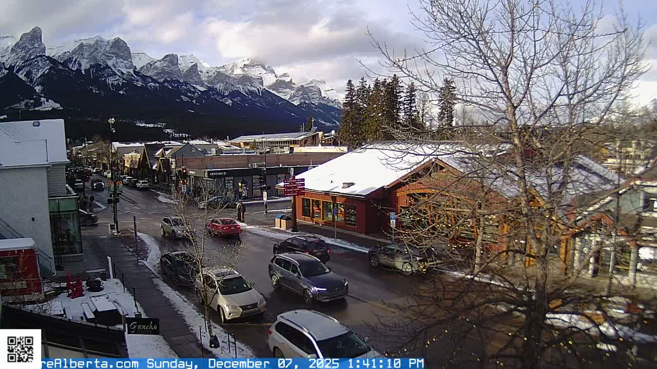 Canmore 6 th Avenue Intersection City Main St. Live Cam - Canmore, Alberta's Rockies, Alberta, Canada