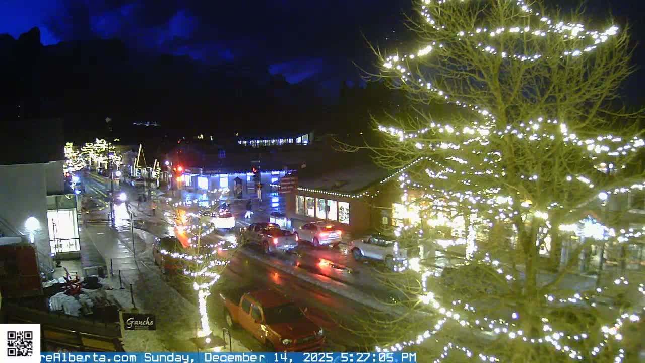 Canmore 6 th Avenue Intersection City Main St. Live Cam - Canmore, Alberta's Rockies, Alberta, Canada