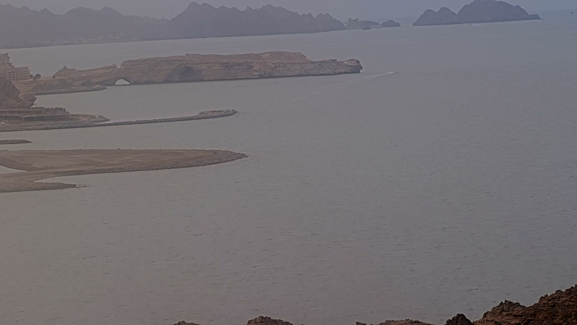 Muscat ( مسقط، عُمان، البحر والخليج من شاطئ ييتي عايدة، مسقط ) Oman Sea & Gulf from Yiti Aida Beach, Muscat Live Cam  - Yiti, Muscat, Oman