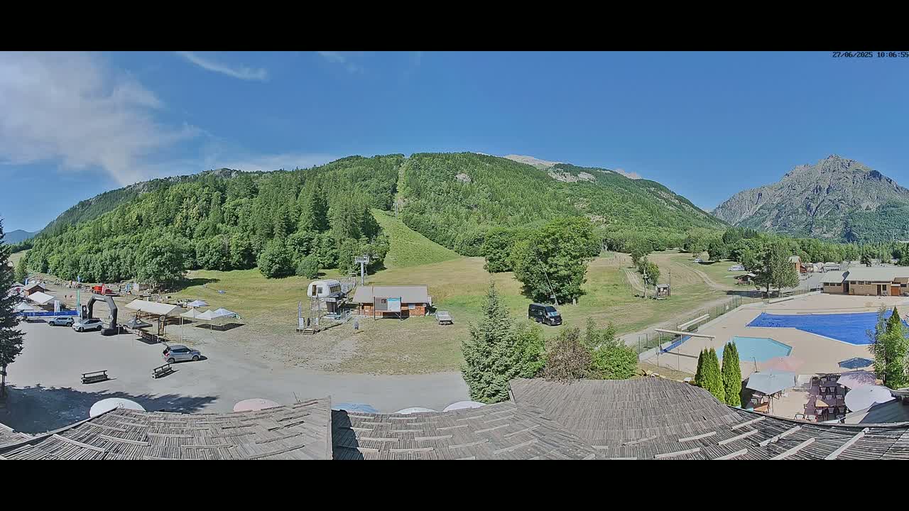 Pelvoux Vallouise Base Area Live Cam - Briancon, Hautes-Alpes, Provence-Alpes-Cote d’Azur, France
