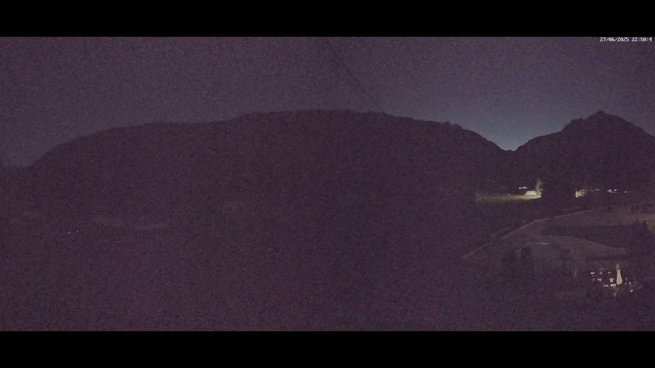 Pelvoux Vallouise Base Area Live Cam - Briancon, Hautes-Alpes, Provence-Alpes-Cote d’Azur, France