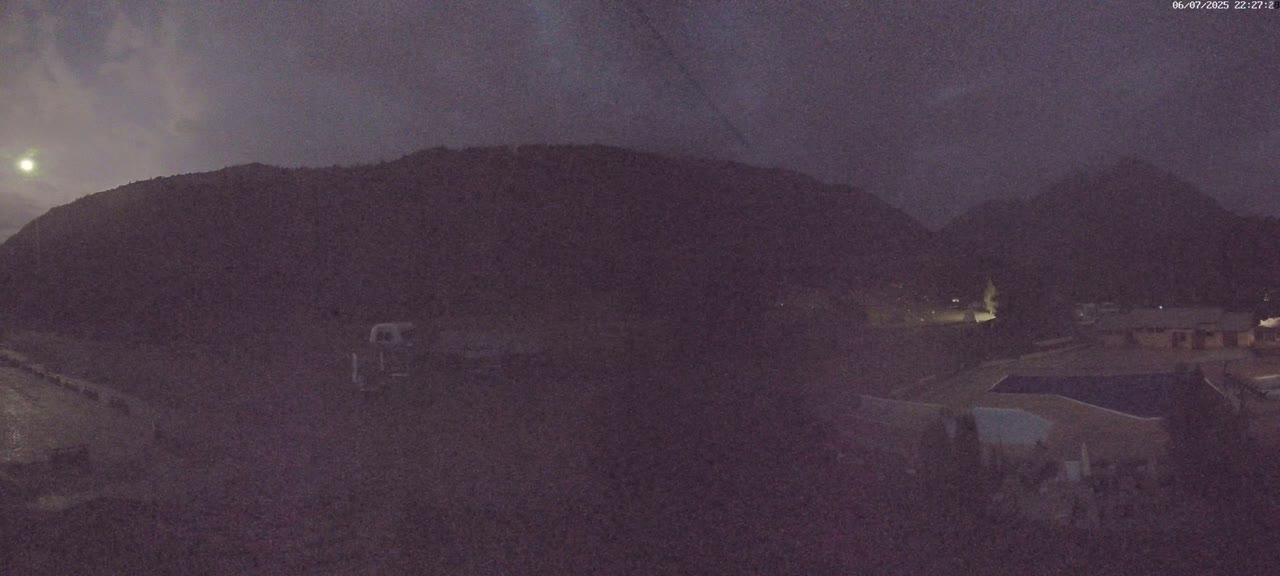 Pelvoux Vallouise Base Area Live Cam - Briancon, Hautes-Alpes, Provence-Alpes-Cote d’Azur, France