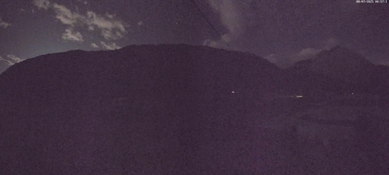 Pelvoux Vallouise Base Area Live Cam - Briancon, Hautes-Alpes, Provence-Alpes-Cote d’Azur, France