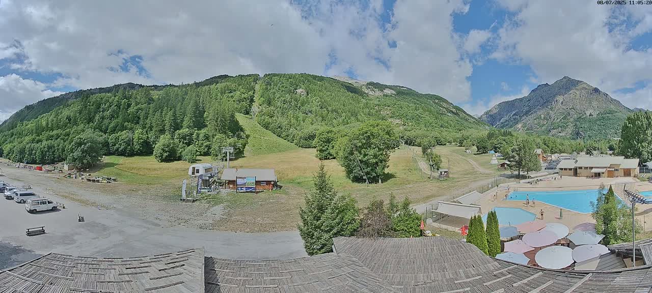 Pelvoux Vallouise Base Area Live Cam - Briancon, Hautes-Alpes, Provence-Alpes-Cote d’Azur, France