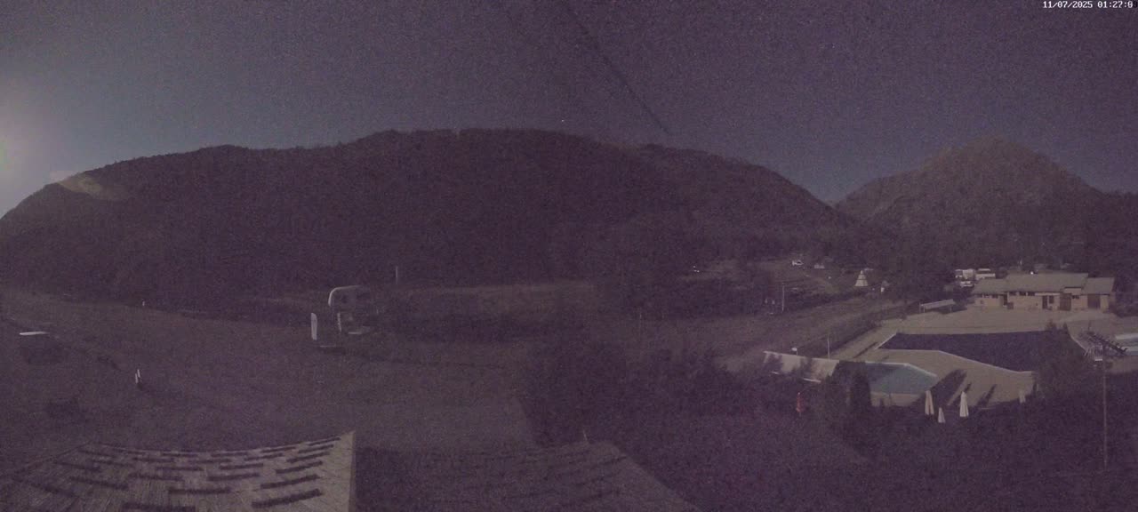 Pelvoux Vallouise Base Area Live Cam - Briancon, Hautes-Alpes, Provence-Alpes-Cote d’Azur, France