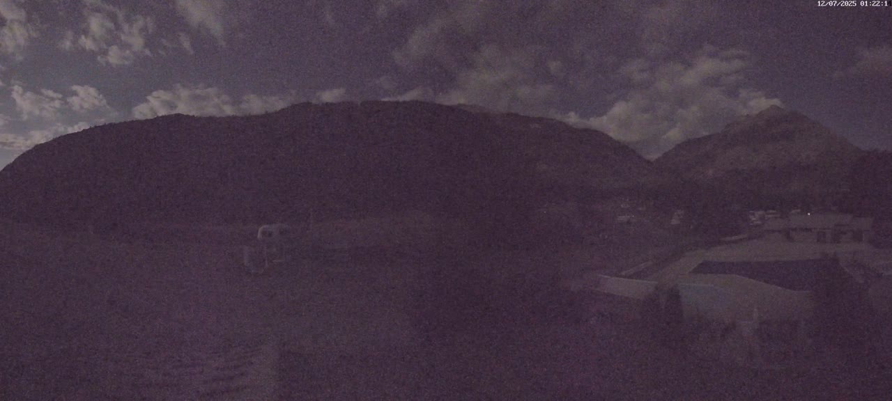 Pelvoux Vallouise Base Area Live Cam - Briancon, Hautes-Alpes, Provence-Alpes-Cote d’Azur, France