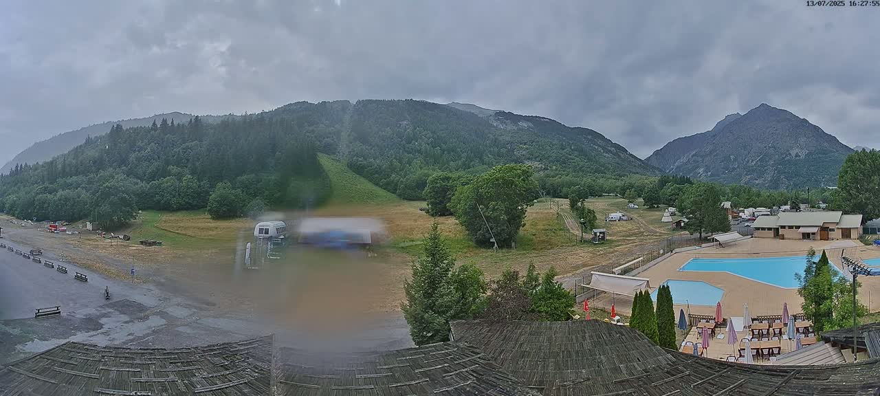 Pelvoux Vallouise Base Area Live Cam - Briancon, Hautes-Alpes, Provence-Alpes-Cote d’Azur, France