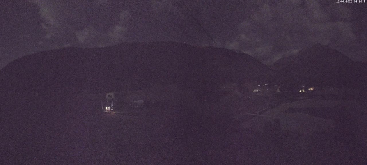 Pelvoux Vallouise Base Area Live Cam - Briancon, Hautes-Alpes, Provence-Alpes-Cote d’Azur, France