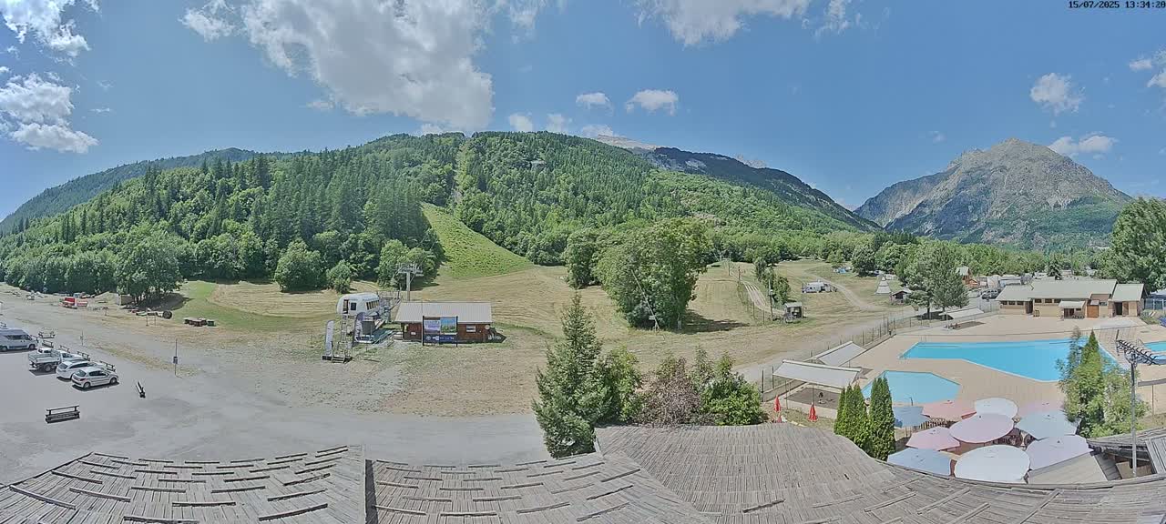 Pelvoux Vallouise Base Area Live Cam - Briancon, Hautes-Alpes, Provence-Alpes-Cote d’Azur, France