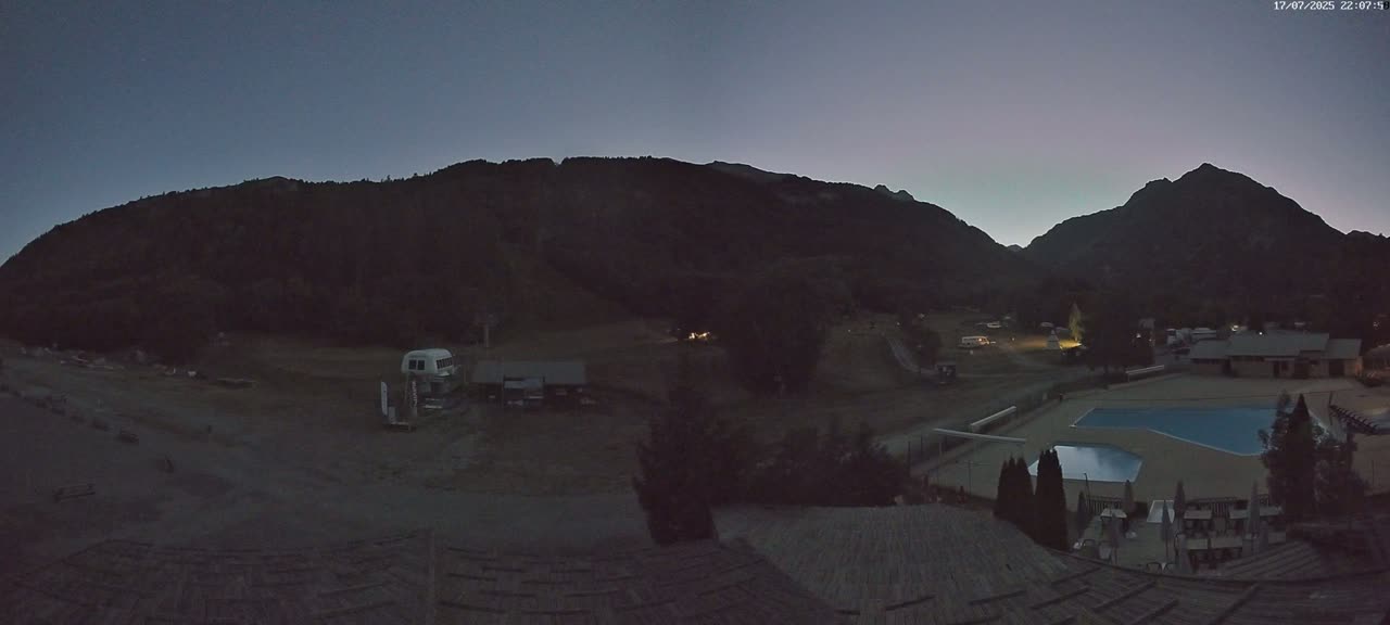 Pelvoux Vallouise Base Area Live Cam - Briancon, Hautes-Alpes, Provence-Alpes-Cote d’Azur, France