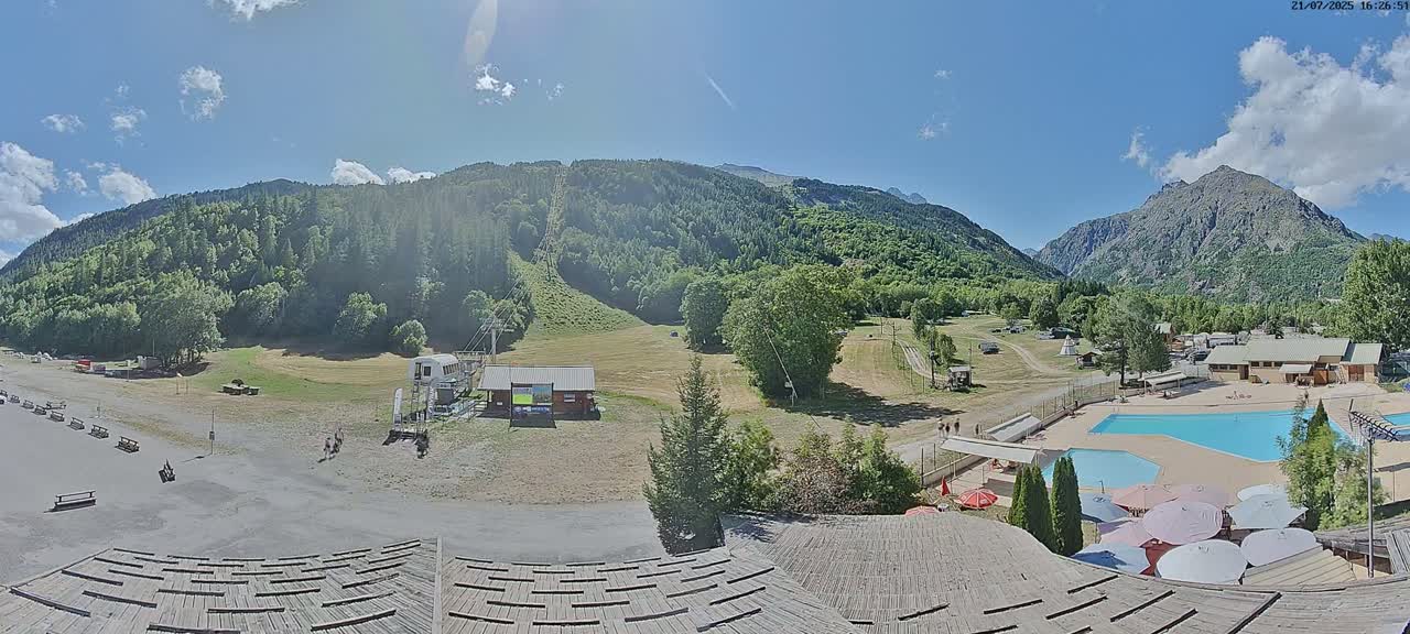 Pelvoux Vallouise Base Area Live Cam - Briancon, Hautes-Alpes, Provence-Alpes-Cote d’Azur, France