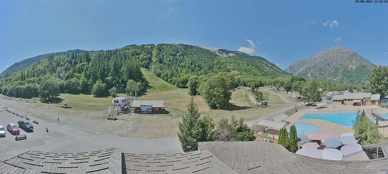 Pelvoux Vallouise Base Area Live Cam - Briancon, Hautes-Alpes, Provence-Alpes-Cote d’Azur, France