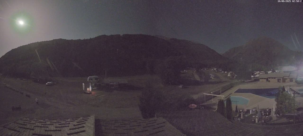 Pelvoux Vallouise Base Area Live Cam - Briancon, Hautes-Alpes, Provence-Alpes-Cote d’Azur, France