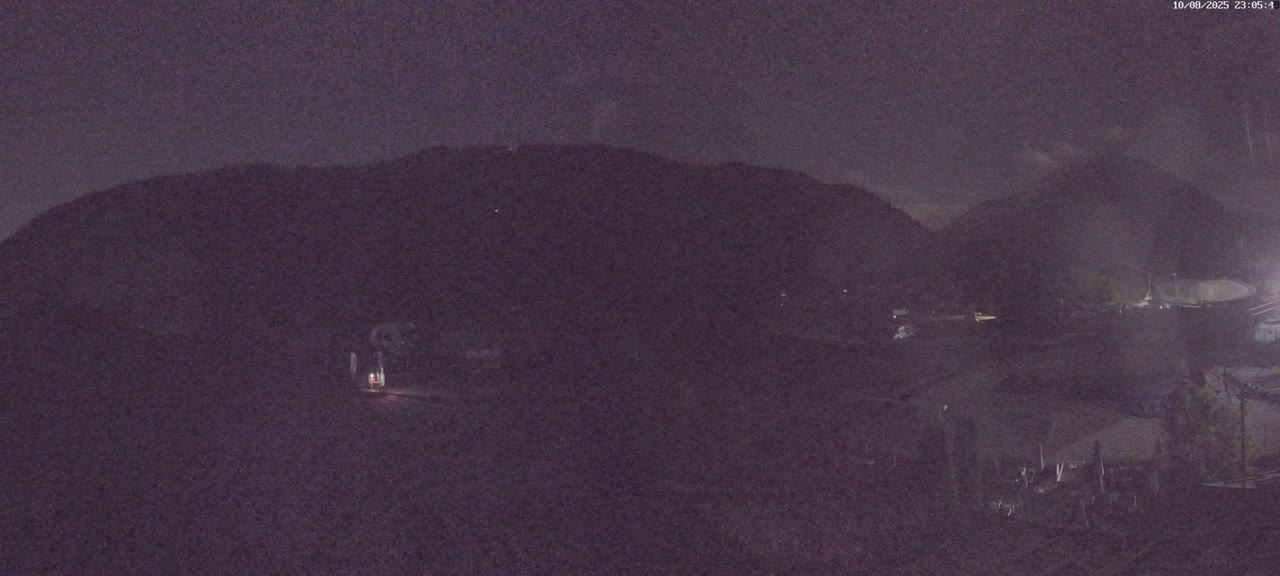 Pelvoux Vallouise Base Area Live Cam - Briancon, Hautes-Alpes, Provence-Alpes-Cote d’Azur, France