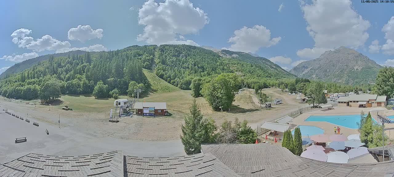Pelvoux Vallouise Base Area Live Cam - Briancon, Hautes-Alpes, Provence-Alpes-Cote d’Azur, France