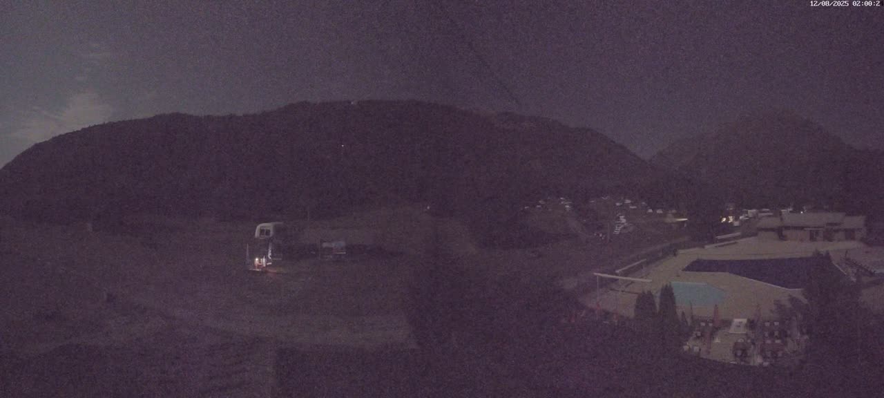 Pelvoux Vallouise Base Area Live Cam - Briancon, Hautes-Alpes, Provence-Alpes-Cote d’Azur, France