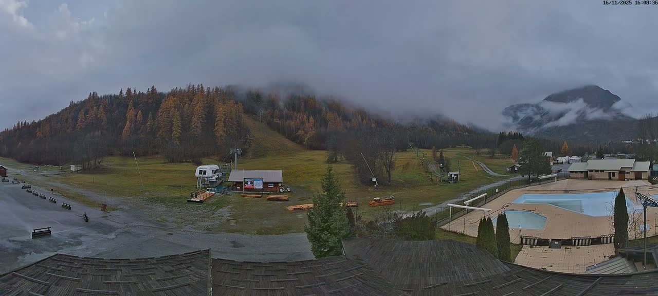 Pelvoux Vallouise Base Area Live Cam - Briancon, Hautes-Alpes, Provence-Alpes-Cote d’Azur, France