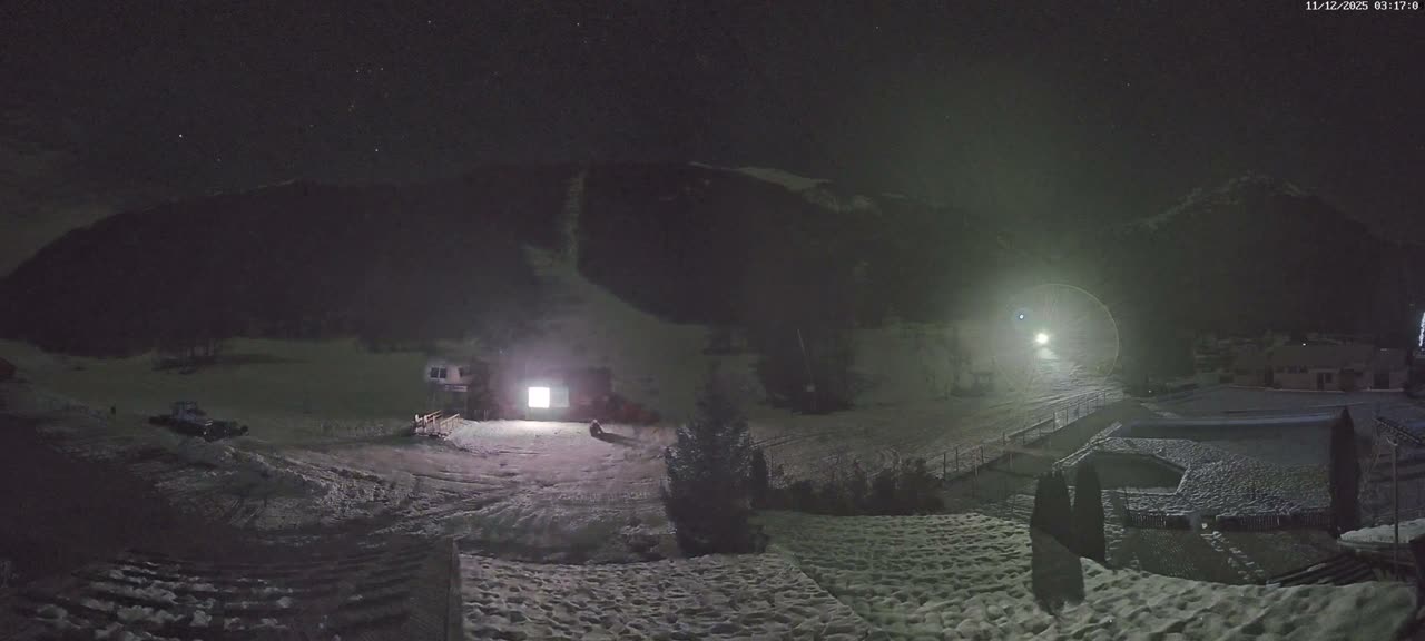 Pelvoux Vallouise Base Area Live Cam - Briancon, Hautes-Alpes, Provence-Alpes-Cote d’Azur, France