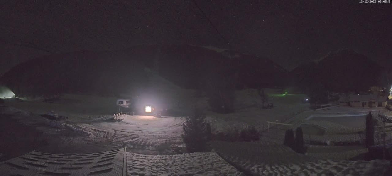 Pelvoux Vallouise Base Area Live Cam - Briancon, Hautes-Alpes, Provence-Alpes-Cote d’Azur, France