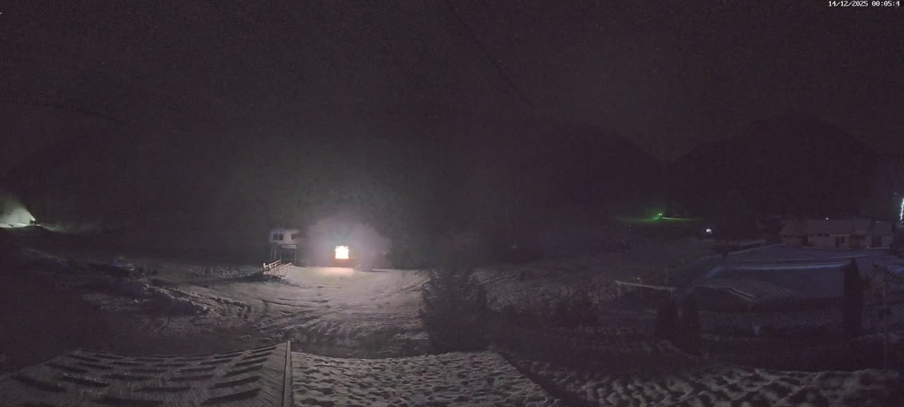 Pelvoux Vallouise Base Area Live Cam - Briancon, Hautes-Alpes, Provence-Alpes-Cote d’Azur, France