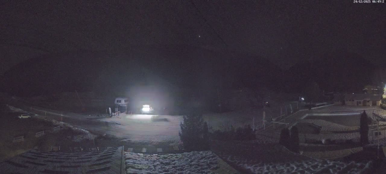 Pelvoux Vallouise Base Area Live Cam - Briancon, Hautes-Alpes, Provence-Alpes-Cote d’Azur, France