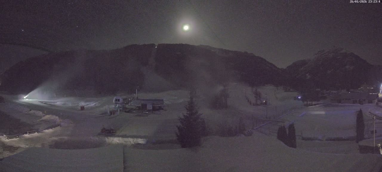 Pelvoux Vallouise Base Area Live Cam - Briancon, Hautes-Alpes, Provence-Alpes-Cote d’Azur, France