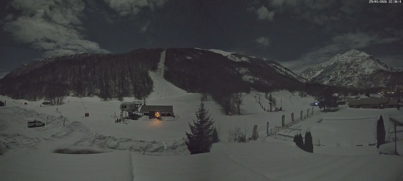 Pelvoux Vallouise Base Area Live Cam - Briancon, Hautes-Alpes, Provence-Alpes-Cote d’Azur, France