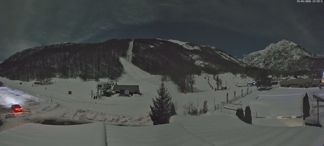 Pelvoux Vallouise Base Area Live Cam - Briancon, Hautes-Alpes, Provence-Alpes-Cote d’Azur, France