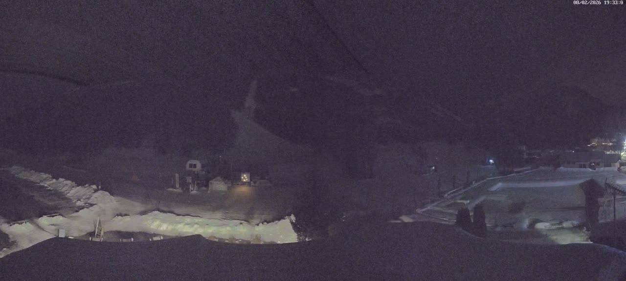 Pelvoux Vallouise Base Area Live Cam - Briancon, Hautes-Alpes, Provence-Alpes-Cote d’Azur, France